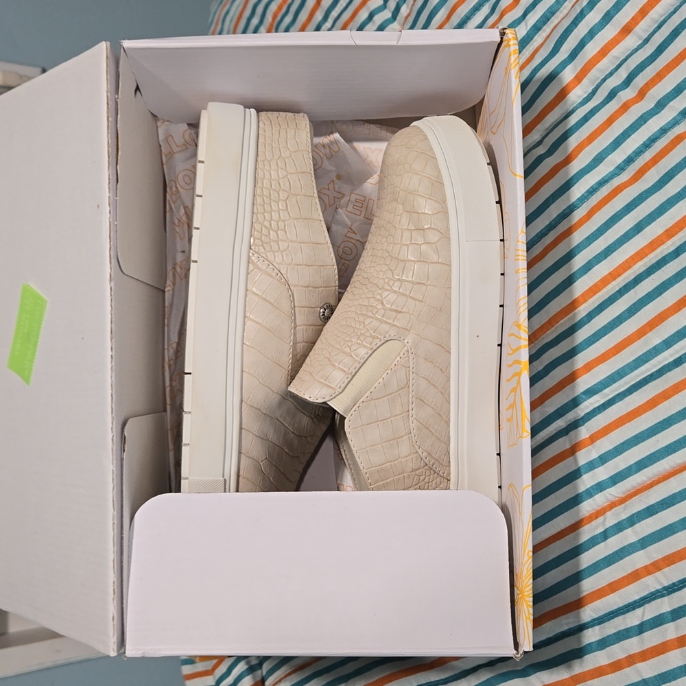 Yellowbox Meridith Ivory size 9 Mules